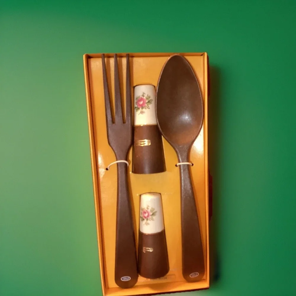 Vtg Hostess Set‎ Salad Fork Spoon Salt & Pepper Shakers New In Box MCM Japan